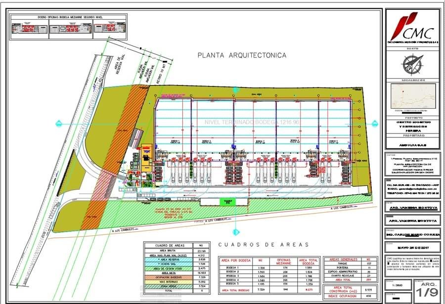 Hubs logísticos casos de éxito - Plano arquitectónico detallado de un centro logístico y de distribución con áreas asignadas para bodegas, oficinas y zonas de carga